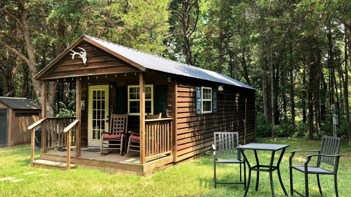 La Grange Cabin | Cozy Cabin w/firepit, tucked in the woods on a Kentucky farm. Nature awaits!