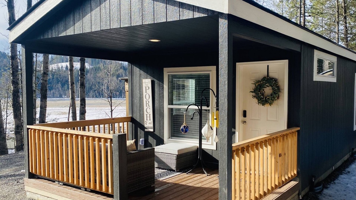 Hayden Cabin | Cozy cabin with gazebo, gas fire pit and hot tub