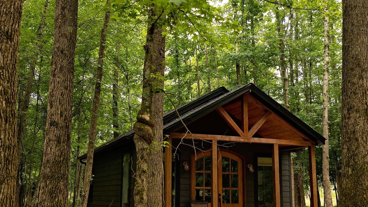 Ellsinore Cabin | Cozy cabin with hot tub just 15 minutes from the beautiful Current River.