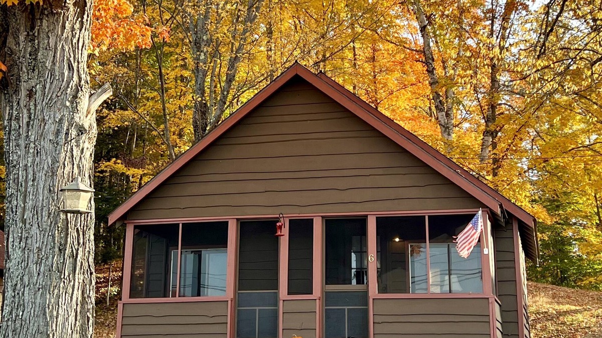 Indian Lake Cabin | Cozy Cabin with Lake Views - Rustic Getaway