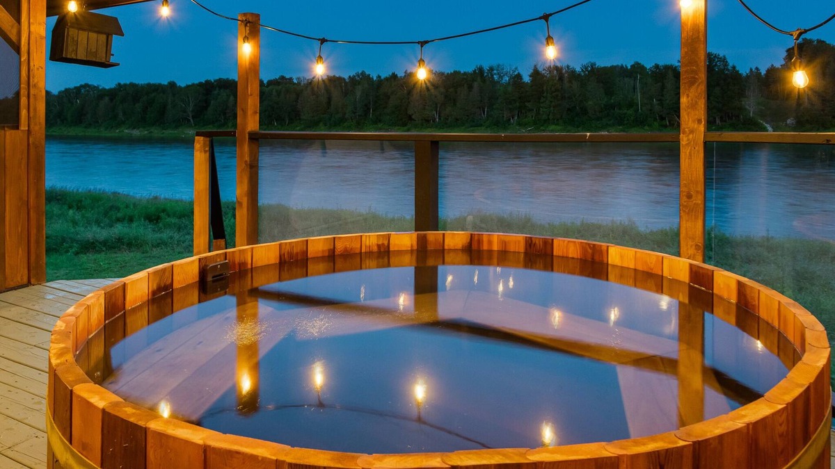Red Bank House | Cozy Cabin with Large Cedar Hot Tub