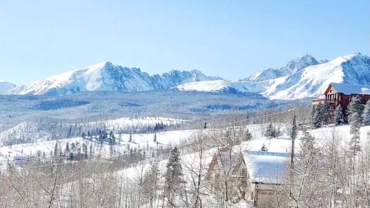 Silverthorne Cabin | Cozy Cabin with Private Hot Tub and Stunning Views