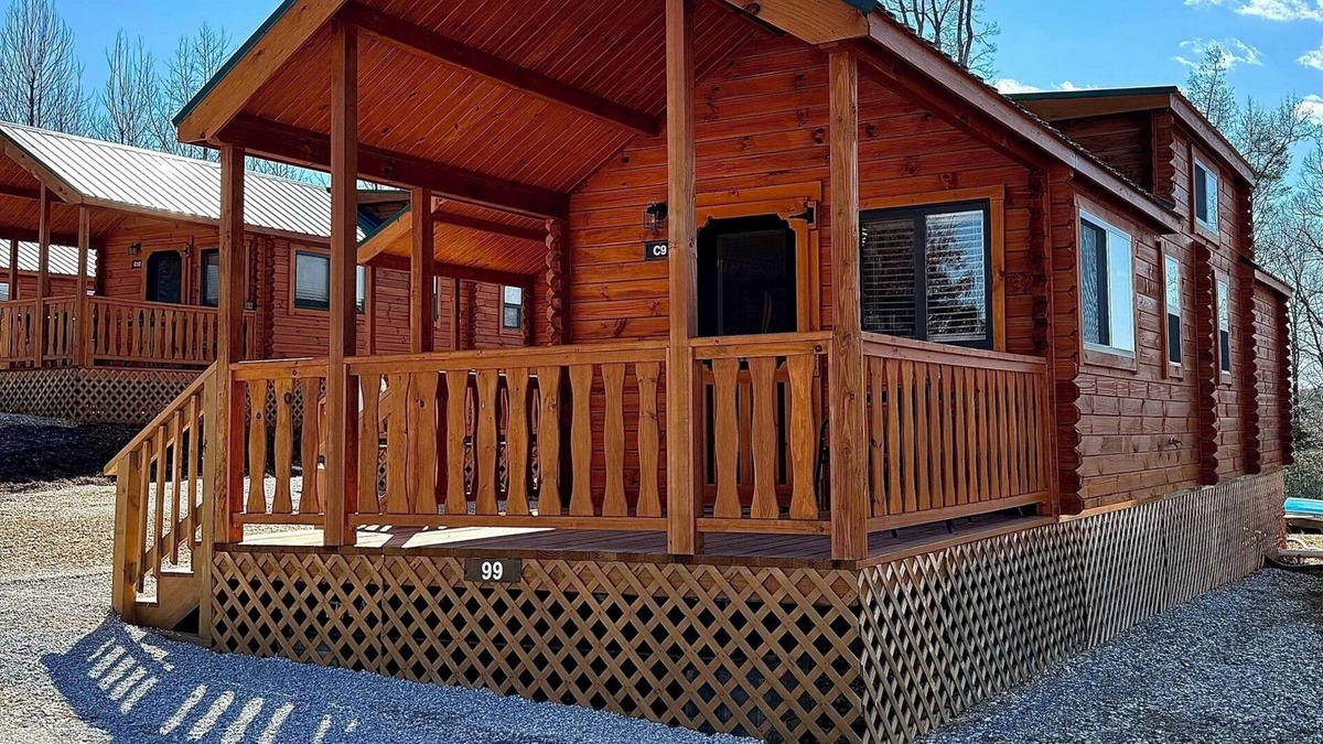 Marion Cabin | Cozy Cabin with Private Resort Amenities: Walking Distance to Lake James