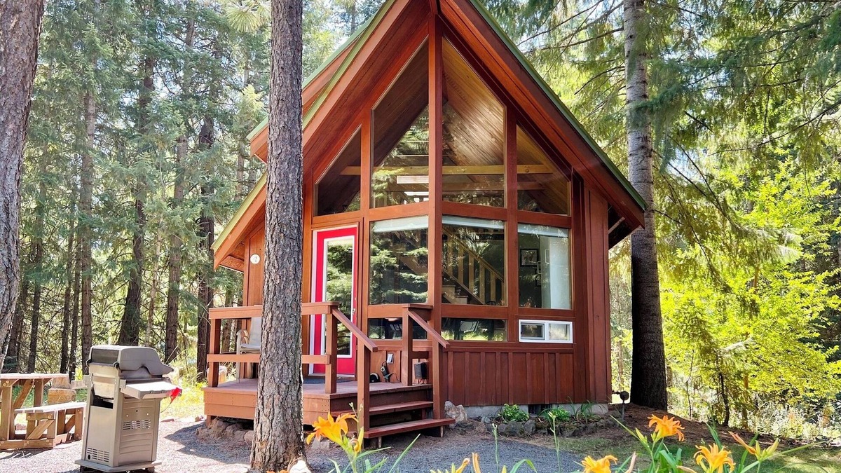Trout Lake Cabin | Cozy Cabin With Views Of Majestic Mt. Adams