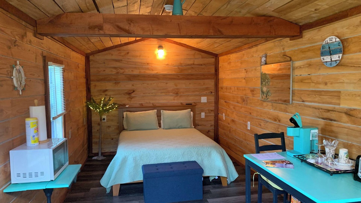 Watkins Glen Cabin | Cozy cabin with WiFi and AC in serene Watkins Glen.