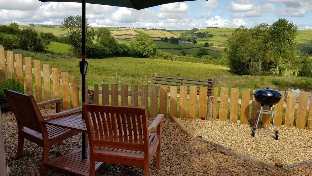 Newcastle-on-Clun Cottage | Cozy Cabine with the Beavers