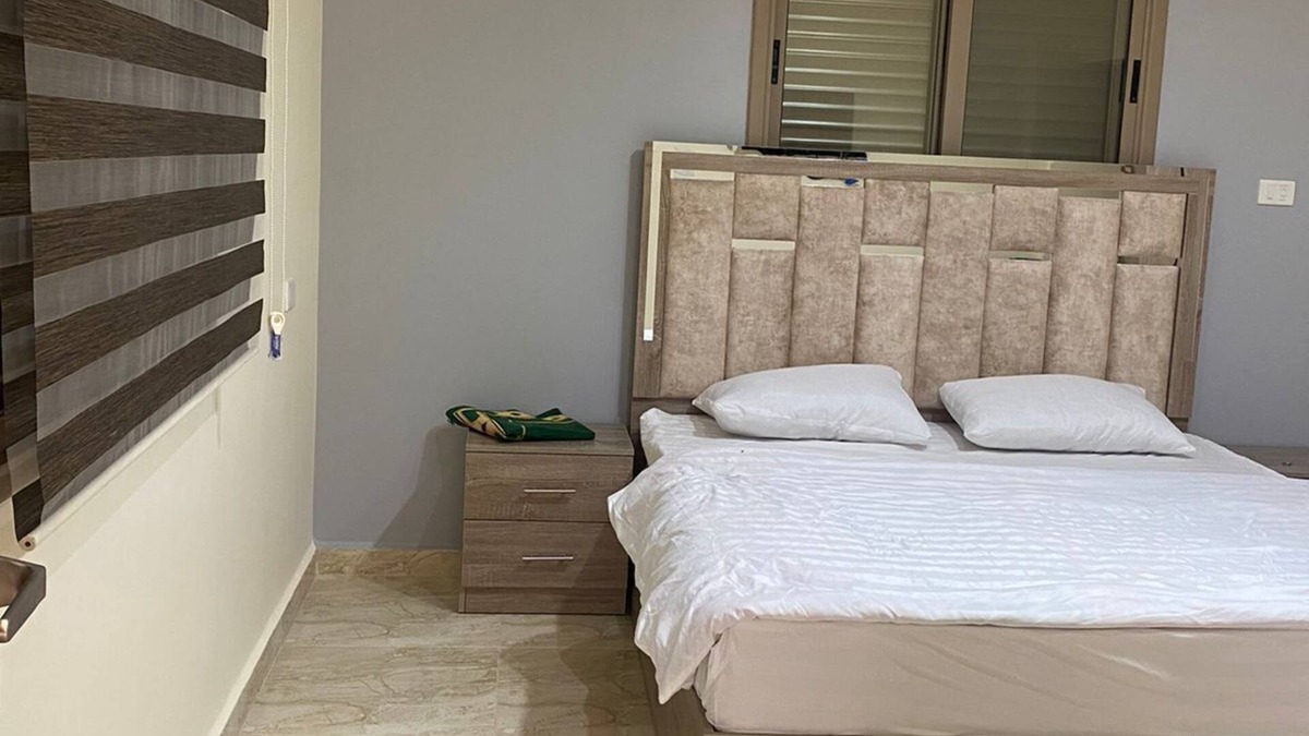 Wadi Musa Apartment | Cozy & Calm! Family-friendly haven away from the chaos.
