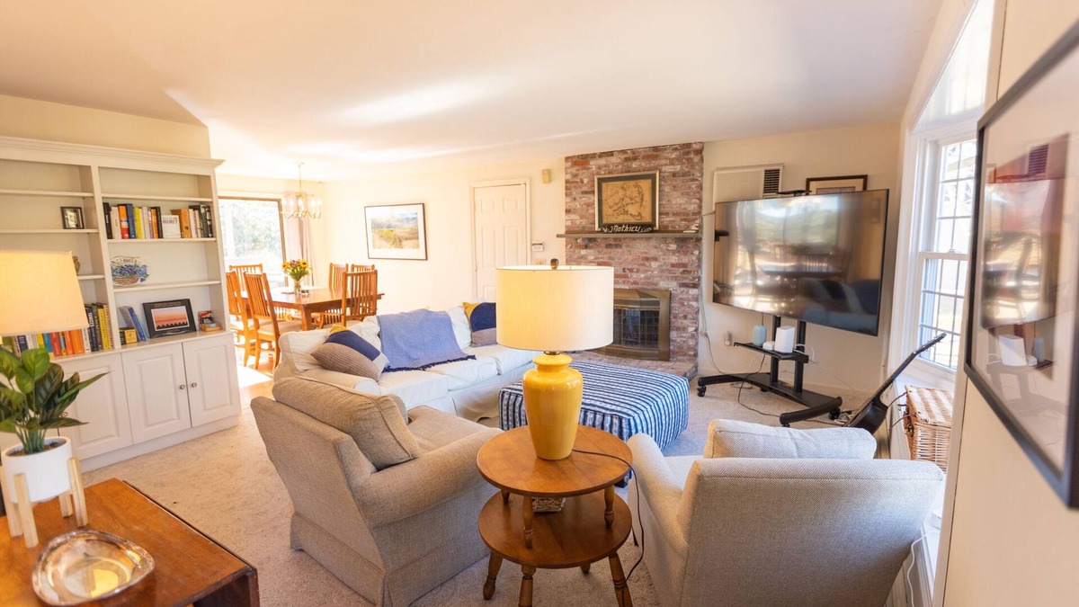 Yarmouth Port House | Cozy Cape House - Family Friendly with Great Outdoor Space
