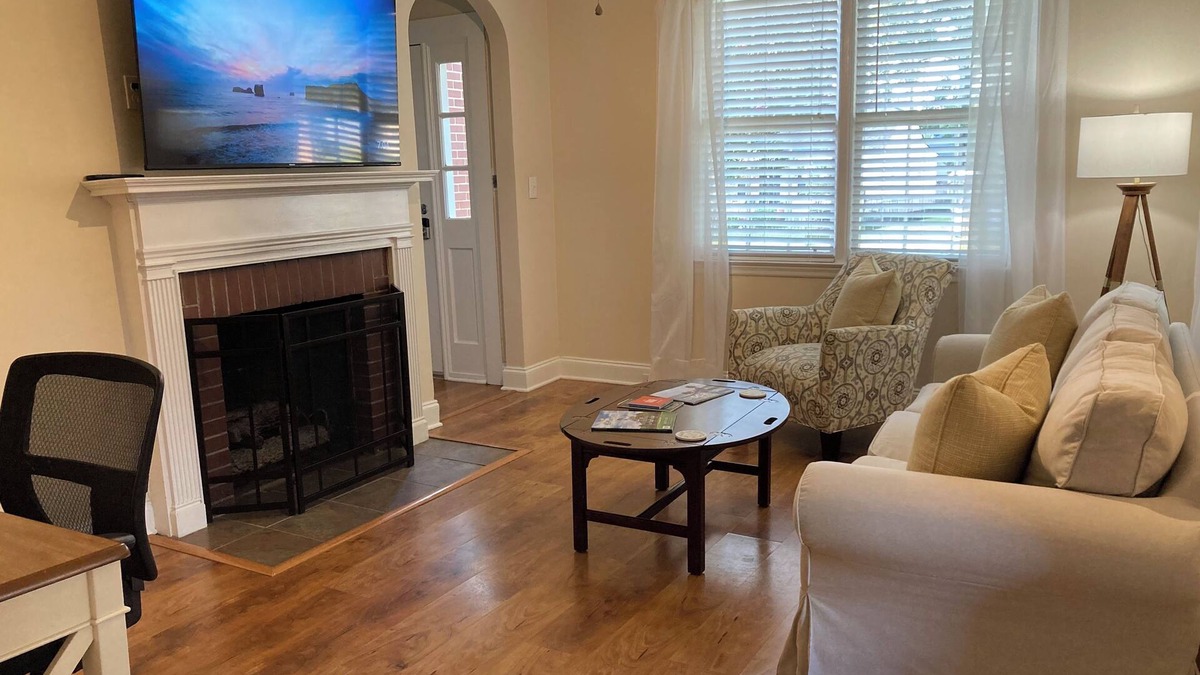 North Augusta House | Cozy Carolina Cottage