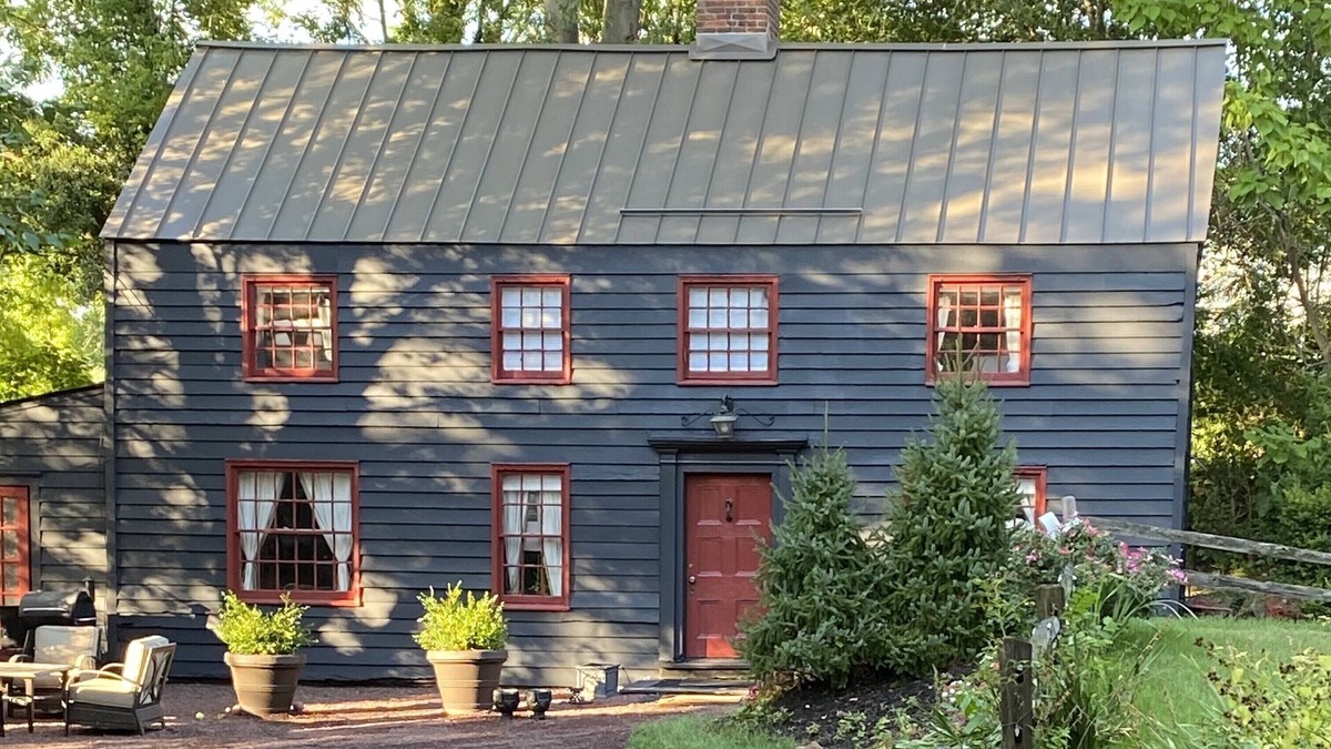 West Caldwell House | Cozy Carriage House on a Private Historic Estate- one of a kind American gem