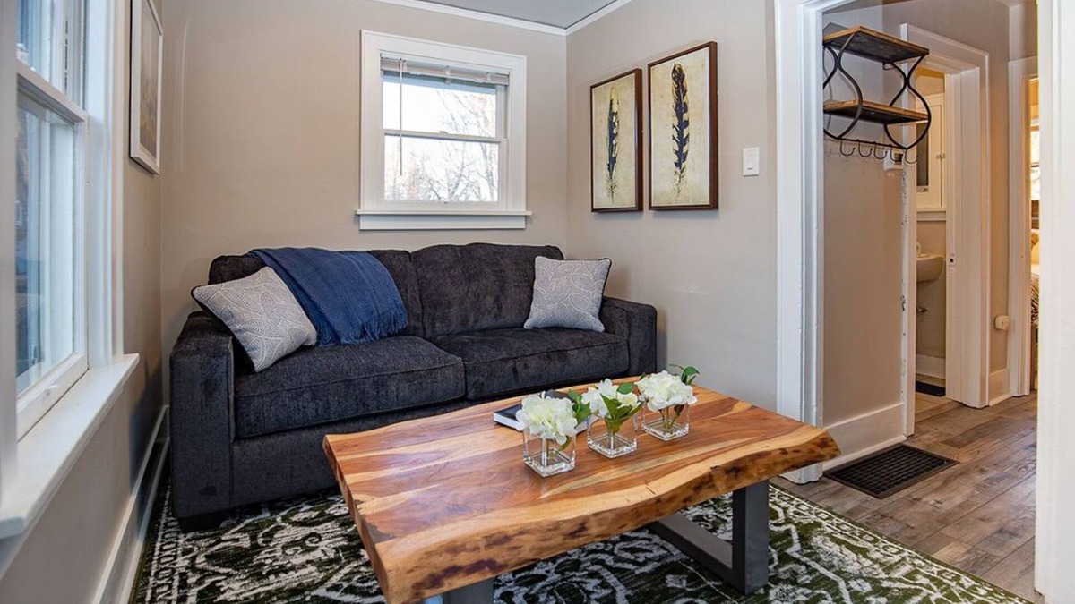 Greeley House | Cozy Carriage House | Walk to UNC | + Free Bikes