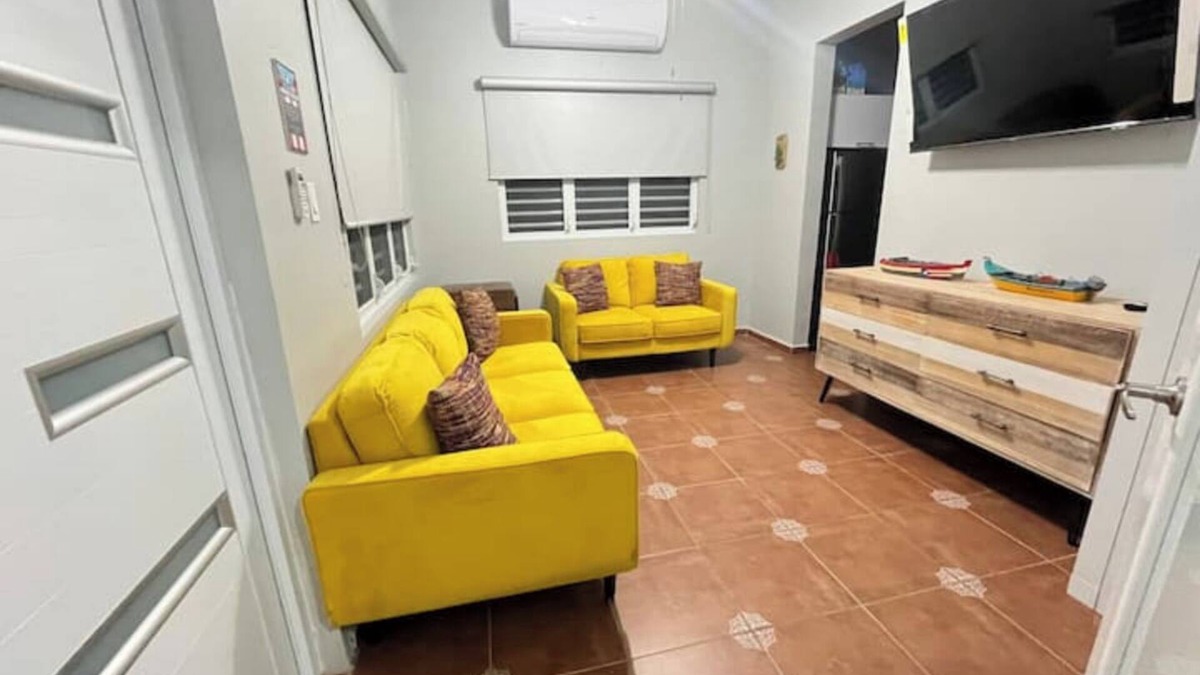 Borinquen House | Cozy Casa Bandera, 4 mins from Crash Boat Beach! with Backup Generator!