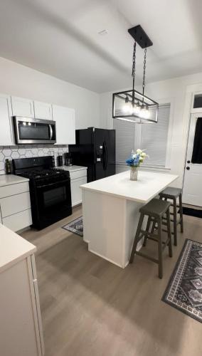 Chicago Apartment | Cozy Casa by OHare Airport