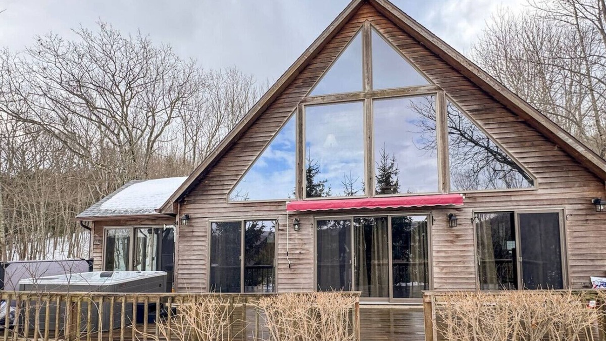 East Worcester Cabin | Cozy Catskill A-Frame With Hot Tub