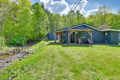 East Durham House | Cozy Catskills Cabin - 12 Mi to Windham Mountain!