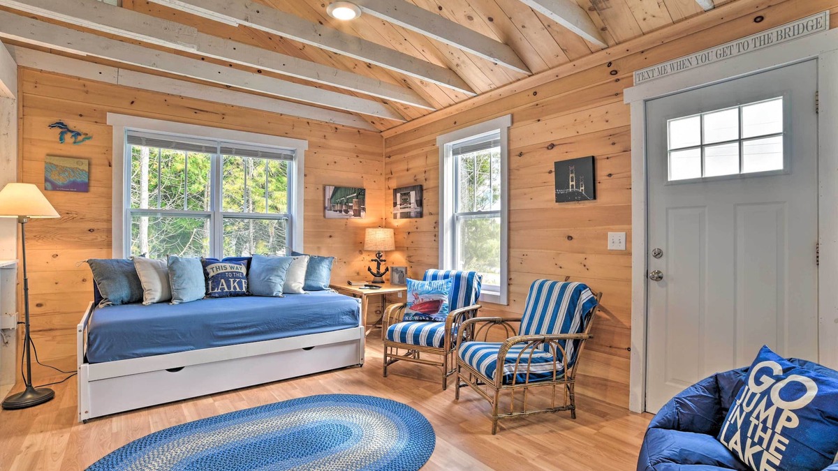 Cedarville Cottage | Cozy Cedarville Cottage - Walk to Lake Huron!