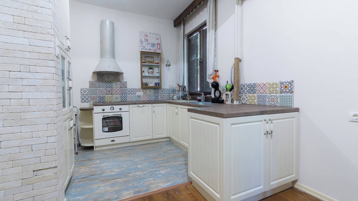 Lozenets Apartment | Cozy Central Condo Free Dedicated Parking AC