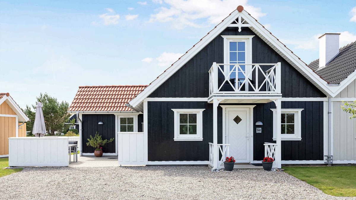 Middelfart Villa | Cozy, central house near the sea