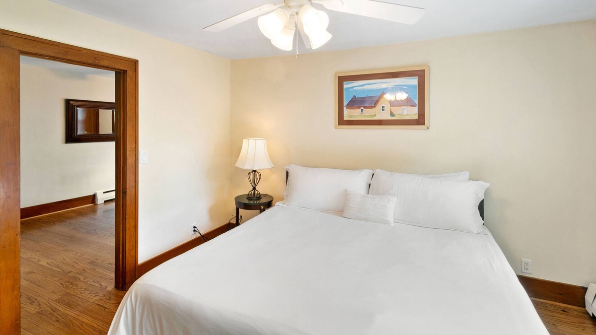 Libertyville Apartment | Cozy & Centrally Located