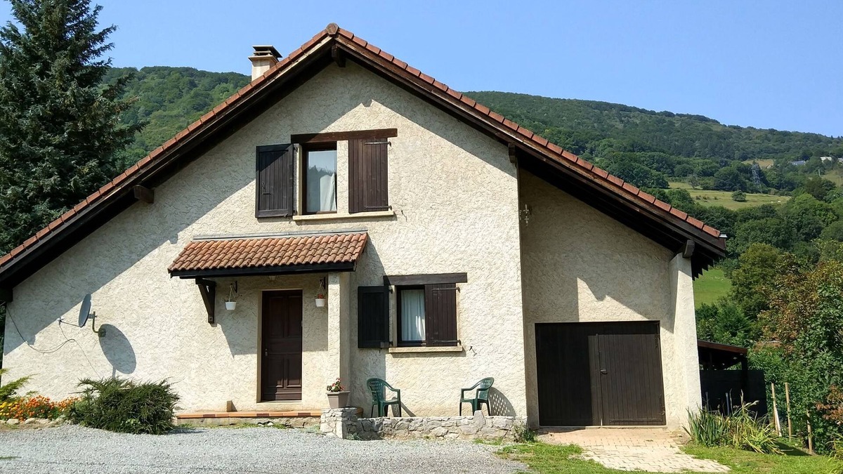Saint-Jean-de-Vaulx Ski Chalet | Cozy Chalet Escape in the Alps