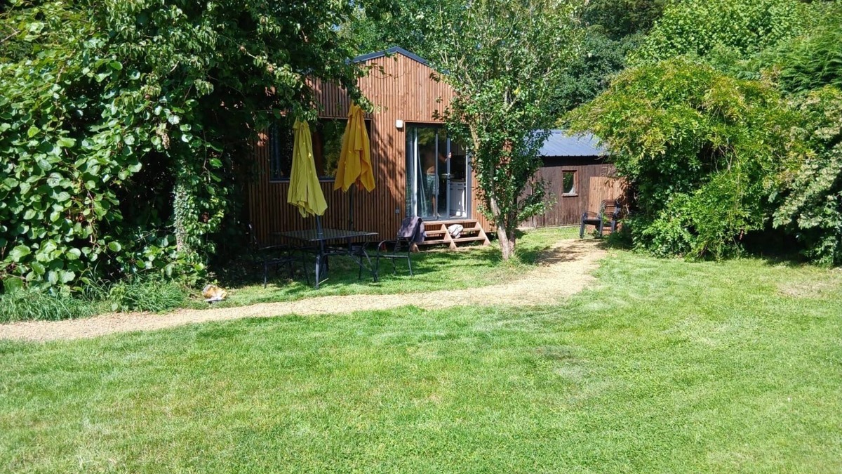Cavan Ski Chalet | Cozy chalet in charming Cavan with AC