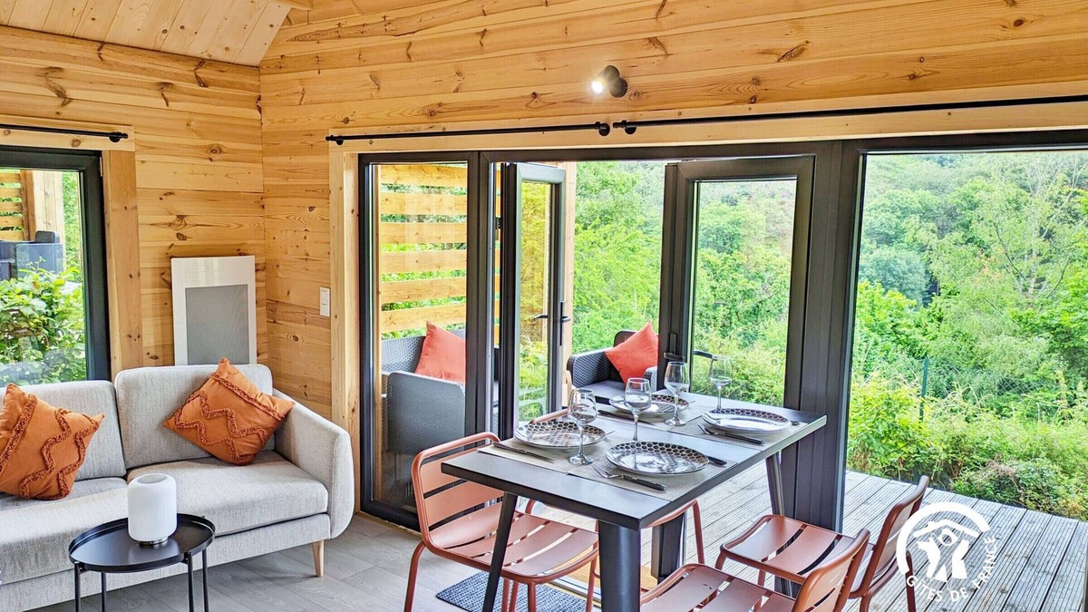 Saint-Berthevin Cottage | Cozy Chalet Near Laval: Nature, Activities & Family-Friendly Sleeps 4