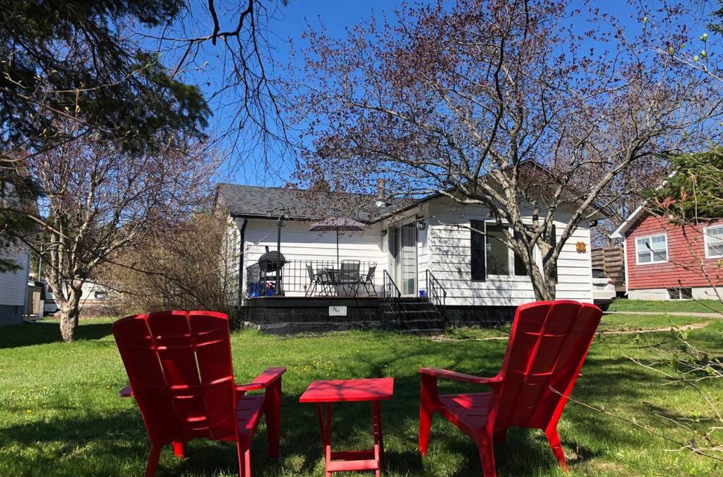 The Bluff House | Cozy chalet near the beach