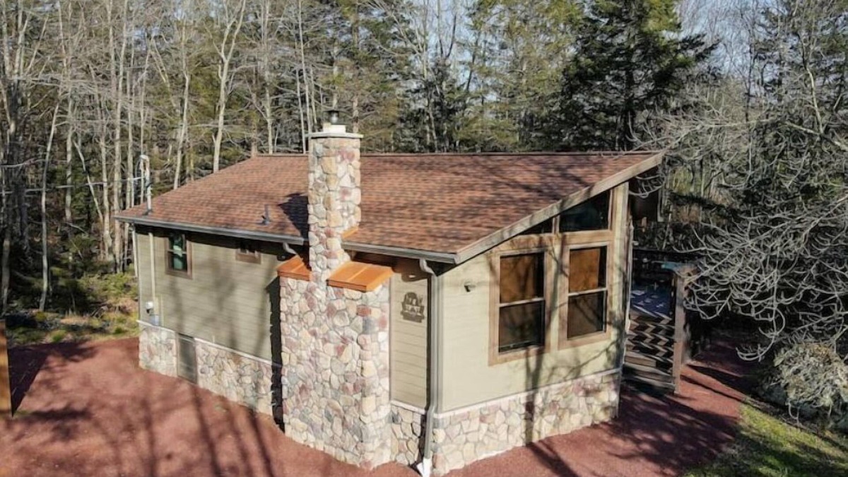 Pocono Lake House | Cozy chalet/poos/close to lake/bikes/kayak