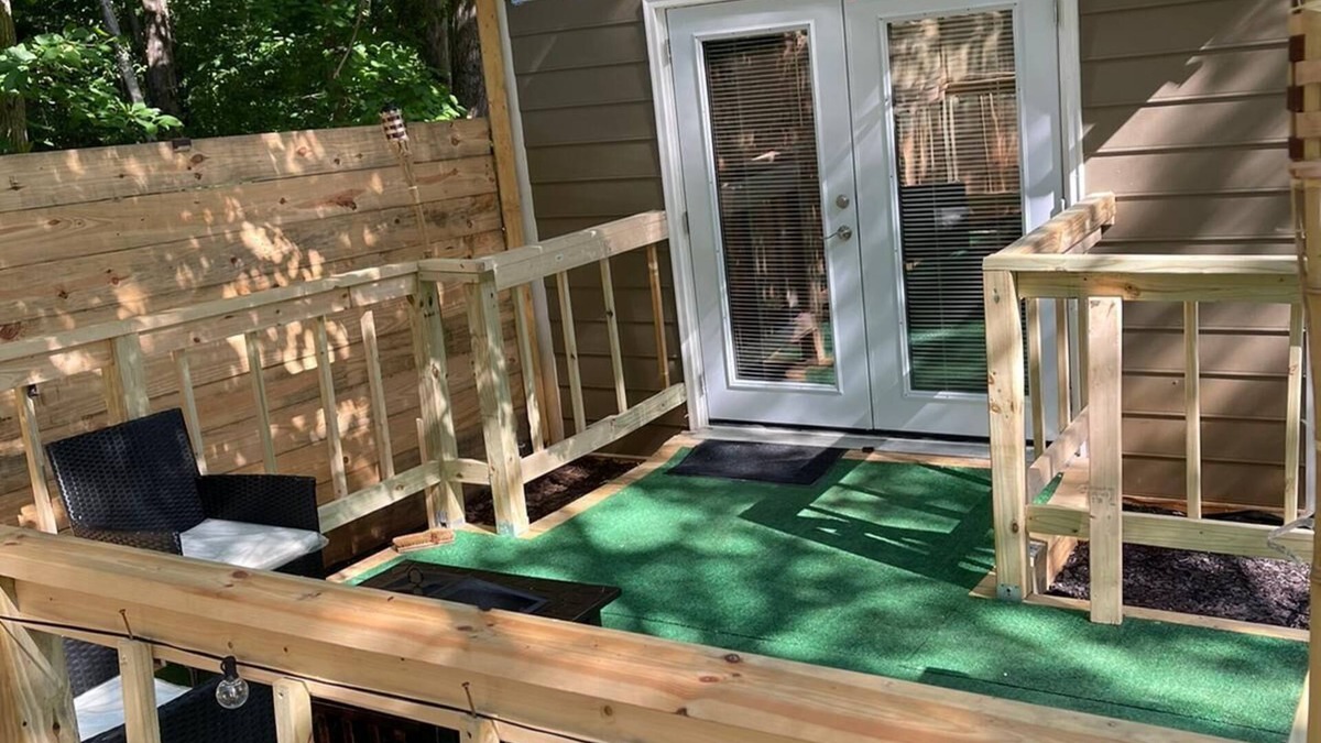 Greensboro House | Cozy ,Charming and Comfy Tiny Home with Beautiful View in a Quiet Area