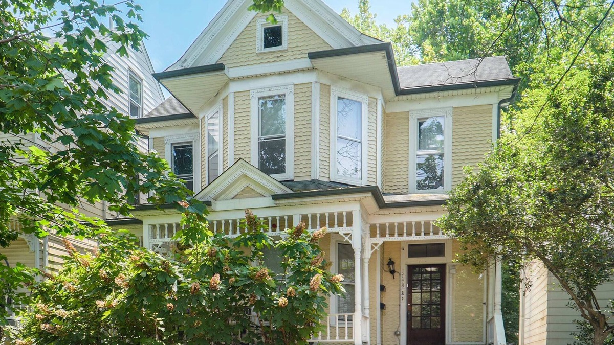 Clifton Apartment | Cozy & Charming Frankfort Ave Apartment Hideaway