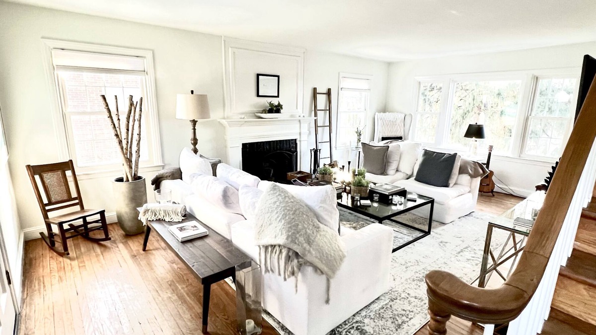 Lancaster House | Cozy, chic, clean artist's home near downtown Lancaster, outlets, Amish country.