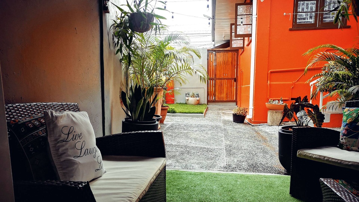 Newtown Cabin | Cozy City Sanctuary