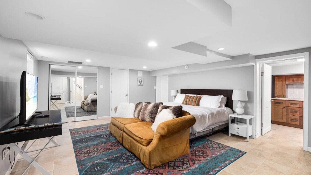 Arlington Apartment | Cozy Clarendon Studio, Minutes Walk to METRO