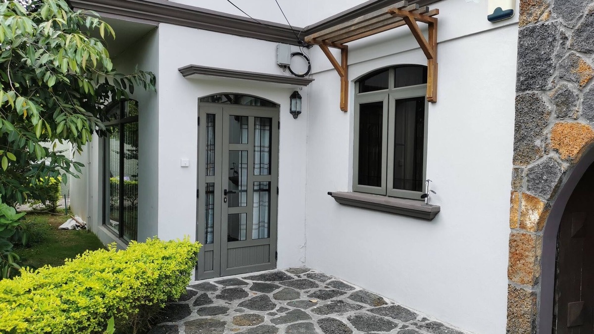 Quatre Bornes Apartment | Cozy Classical Apartment 1!