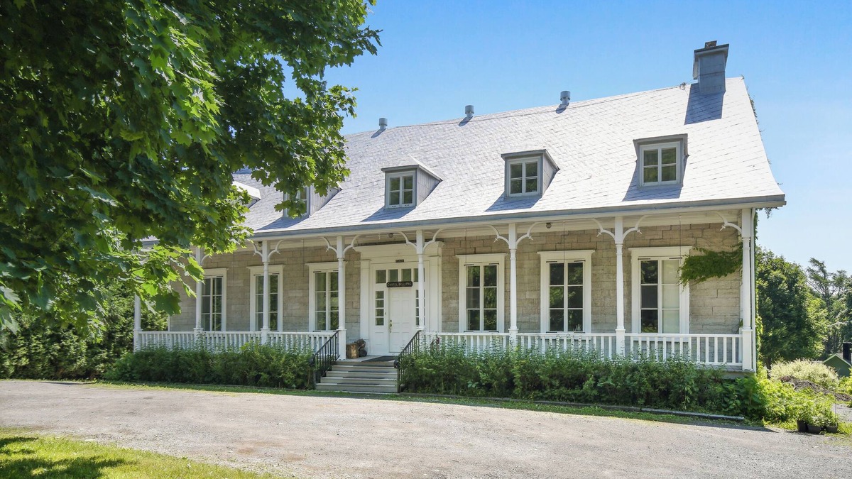 Chateau-Richer Apartment | Cozy, classy, cachet, spacious & central - Mt Ste-Anne, Vieux Québec, IleOrléans
