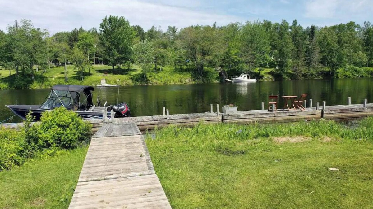 Northeast Somerset House | Cozy, clean 2-bedroom cabin on Moose River