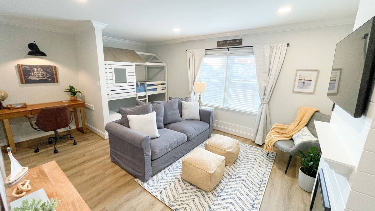Leonardtown Apartment | Cozy clean apartment in the heart of Leonardtown!