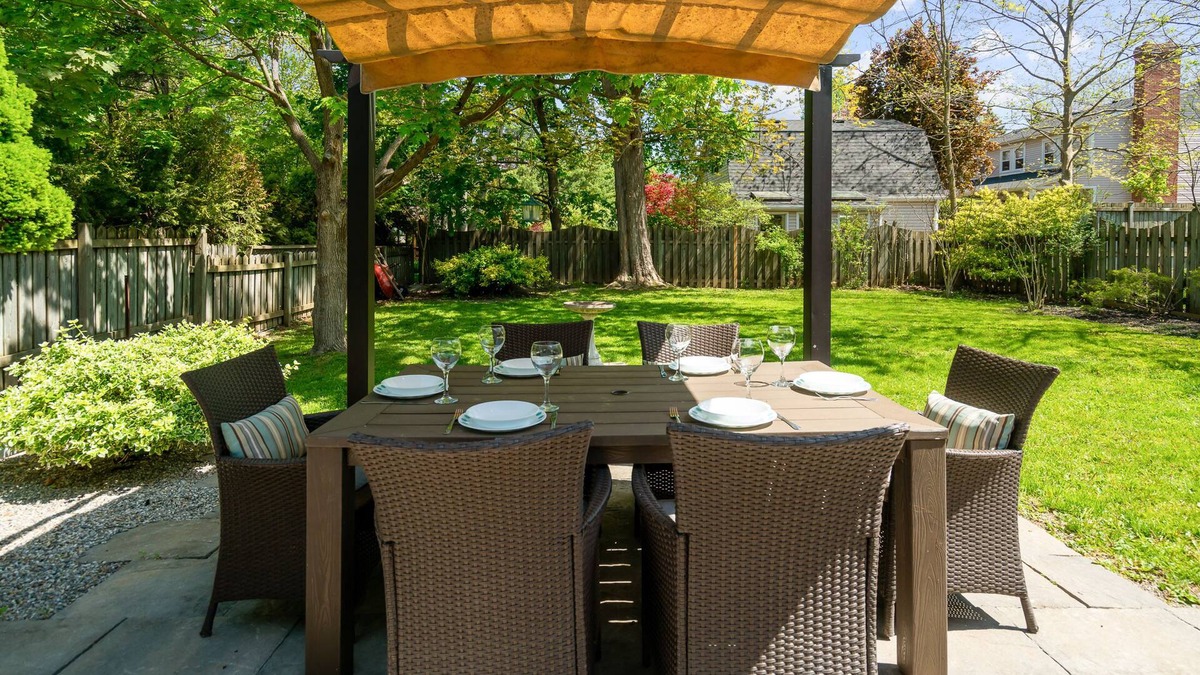 Historic Old Town Cottage | Cozy Clean 3 Bedroom Cottage for up to 6 ppl in ♡ of NOTL