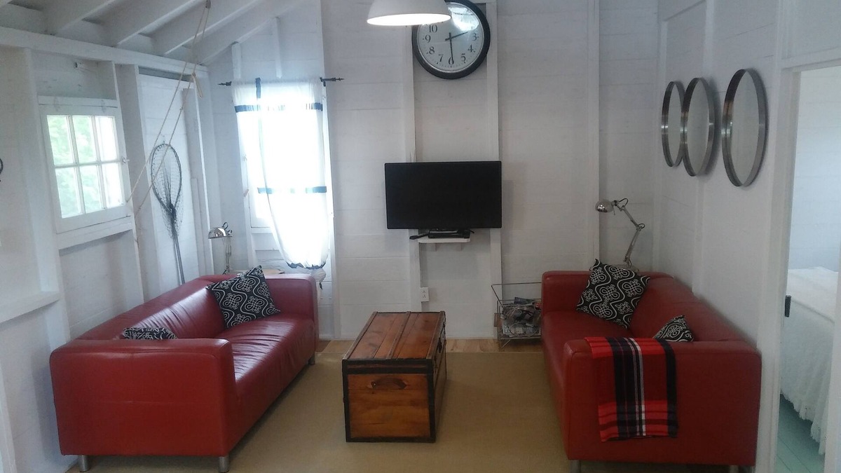 Sauble Beach Cottage | Cozy, clean, newly renovated two bedroom cottage on the waterfront.