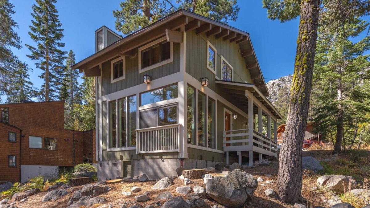 Alpine Meadows House | Cozy & Clean Palisades Cabin for 8 Close to Hiking Lake