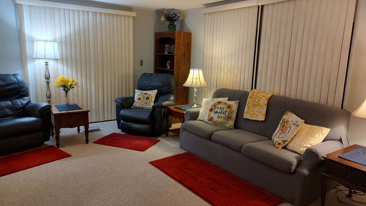 Zephyrhills West House | Cozy,clean, peaceful and safe.Conveniently located near rest, shopping, hospital