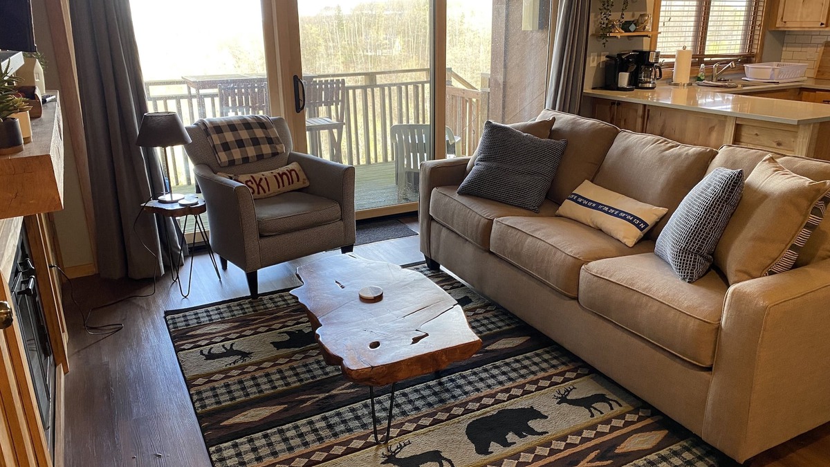 Bellaire Condo | Cozy Clean Shanty Creek Schuss Mountain Condo Northern Michigan Short’s Bellaire