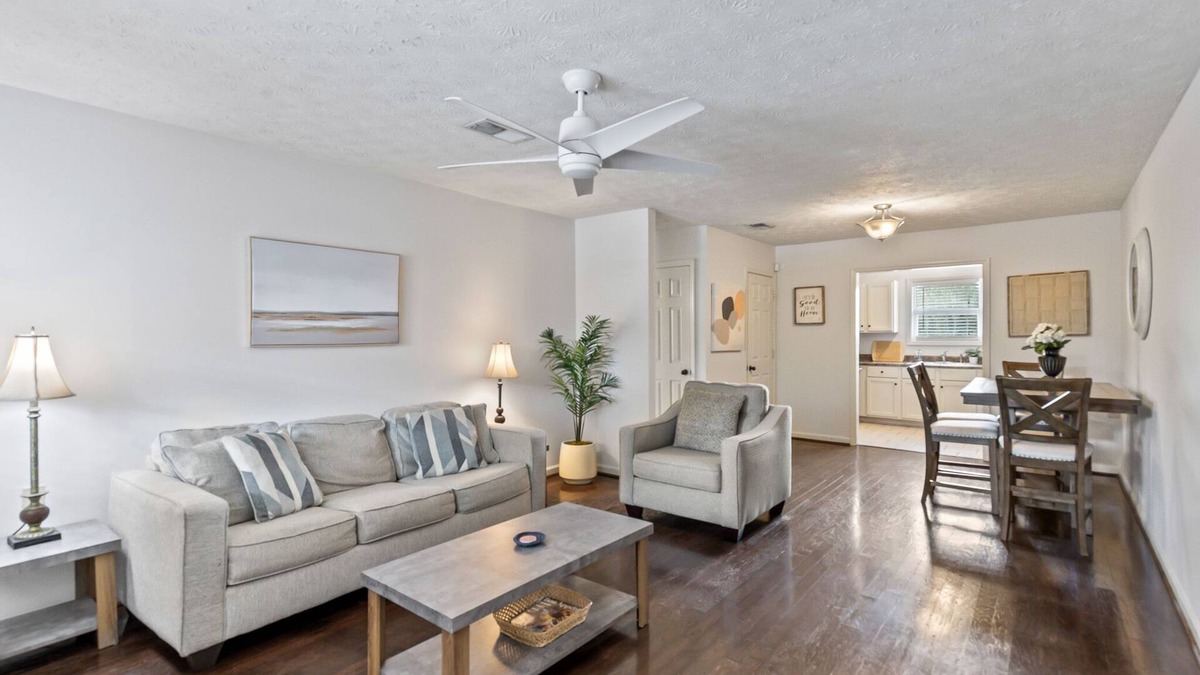 Auburn Apartment | Cozy & Close to Campus!