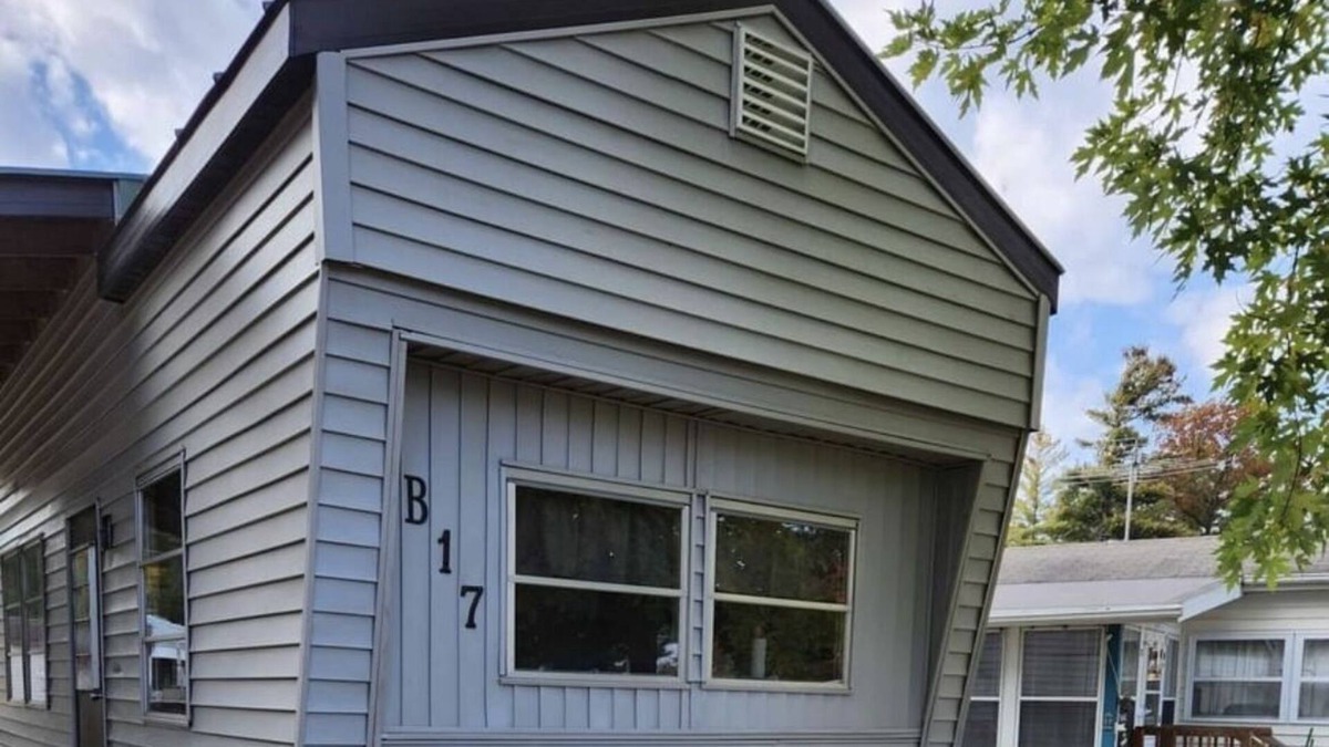 Clintonville Cabin | Cozy Cloverleaf Chain Lakes Rental