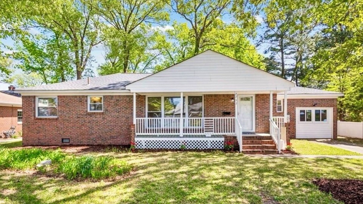 Camellia Shores House | Cozy, Coastal 3-bedroom house in Norfolk!