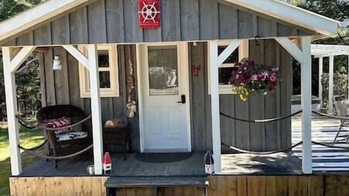St. Stephen Cabin | Cozy Coastal Cabin w/Hot Tub