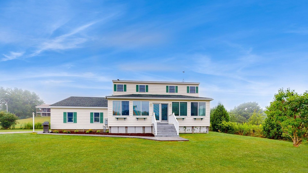 Cushing House | Cozy Coastal Home with Jetted Tub, Modern Kitchen, and Ocean Breeze Patio