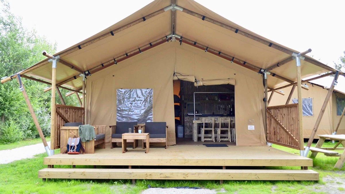 's-Gravenzande House | Cozy Coastal Tent Stay