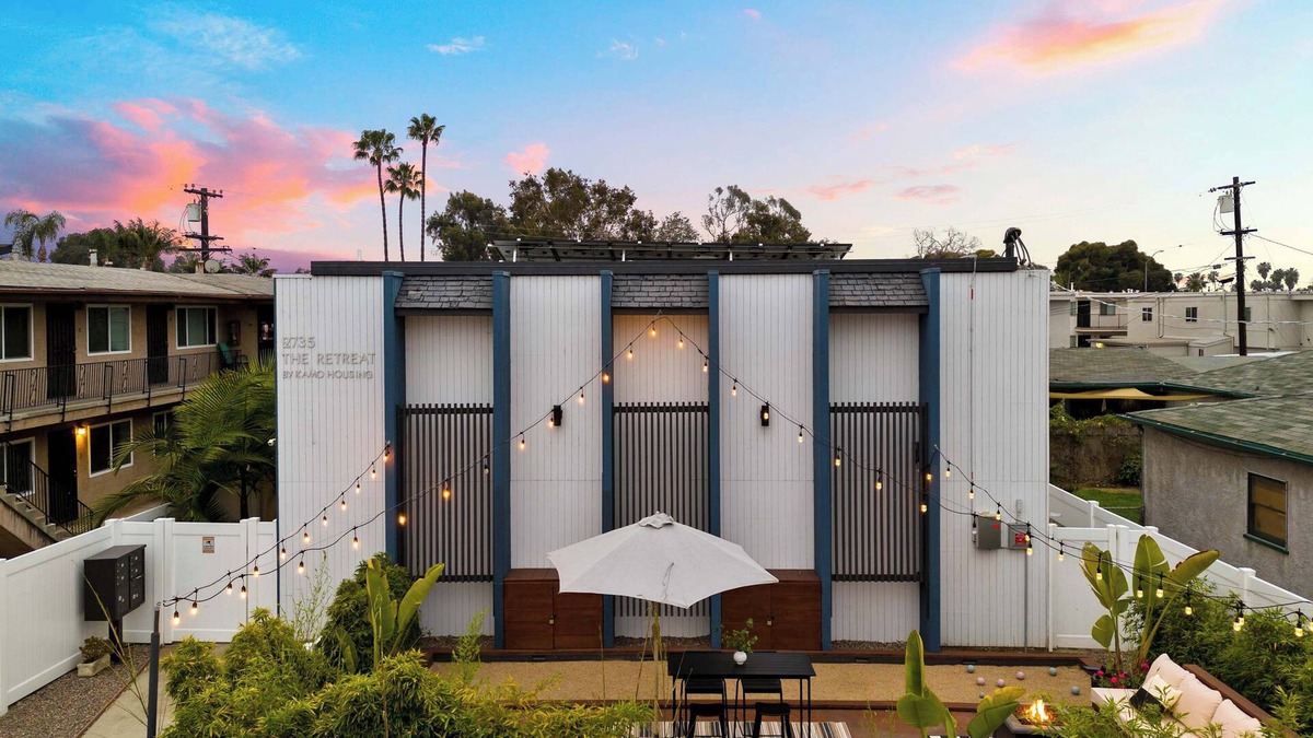 Pacific Beach House | Cozy Coastal Townhouse with Hot Tub + Fire Pit