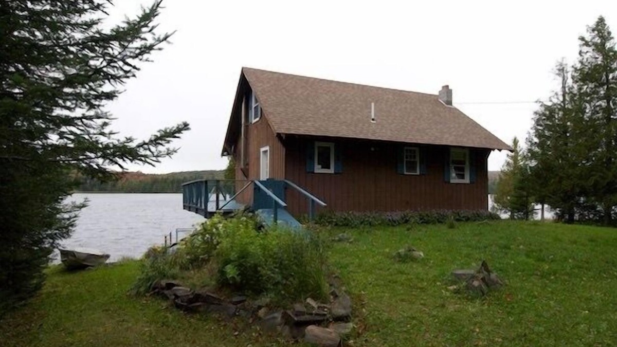 Walden House | Cozy Coles Pond Cottage
